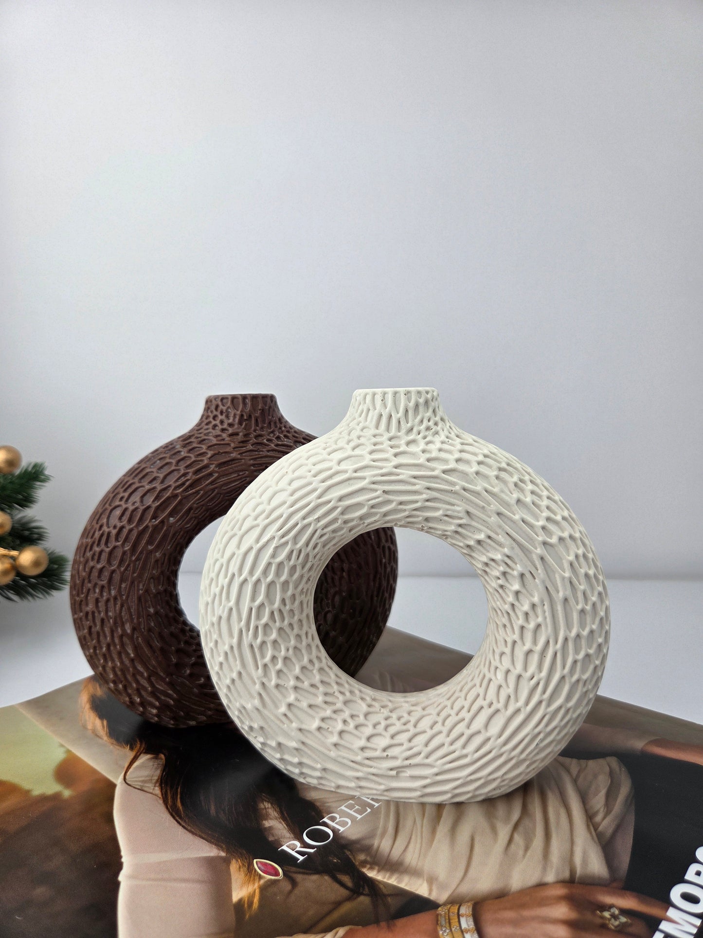 EMERALD - Patterned Doughnut Vase