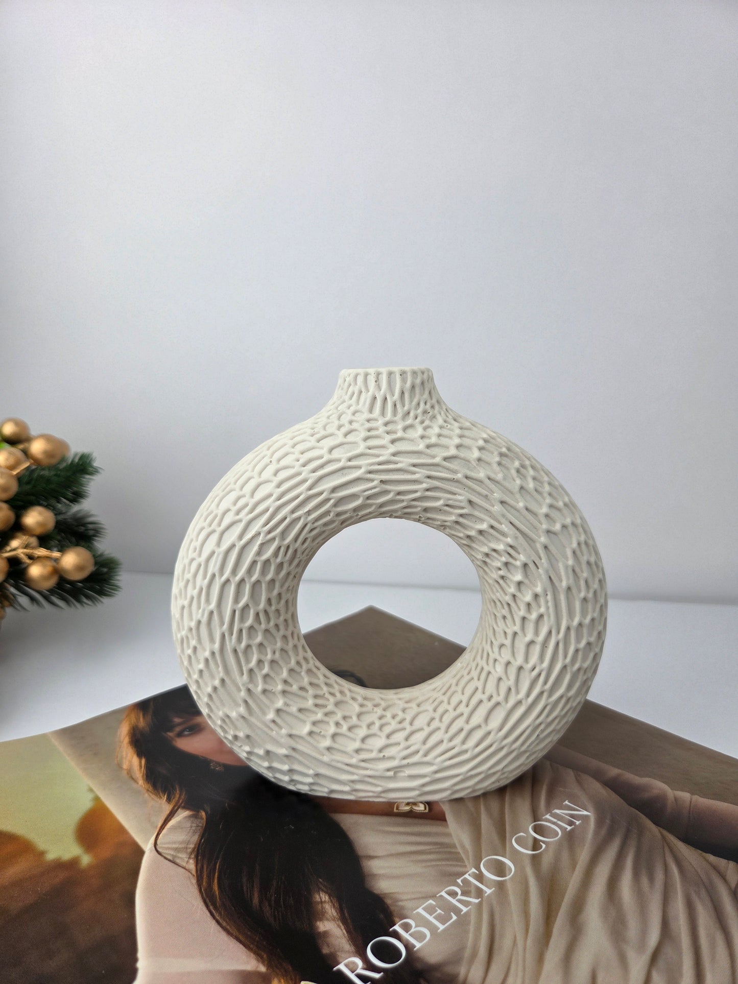 EMERALD - Patterned Doughnut Vase