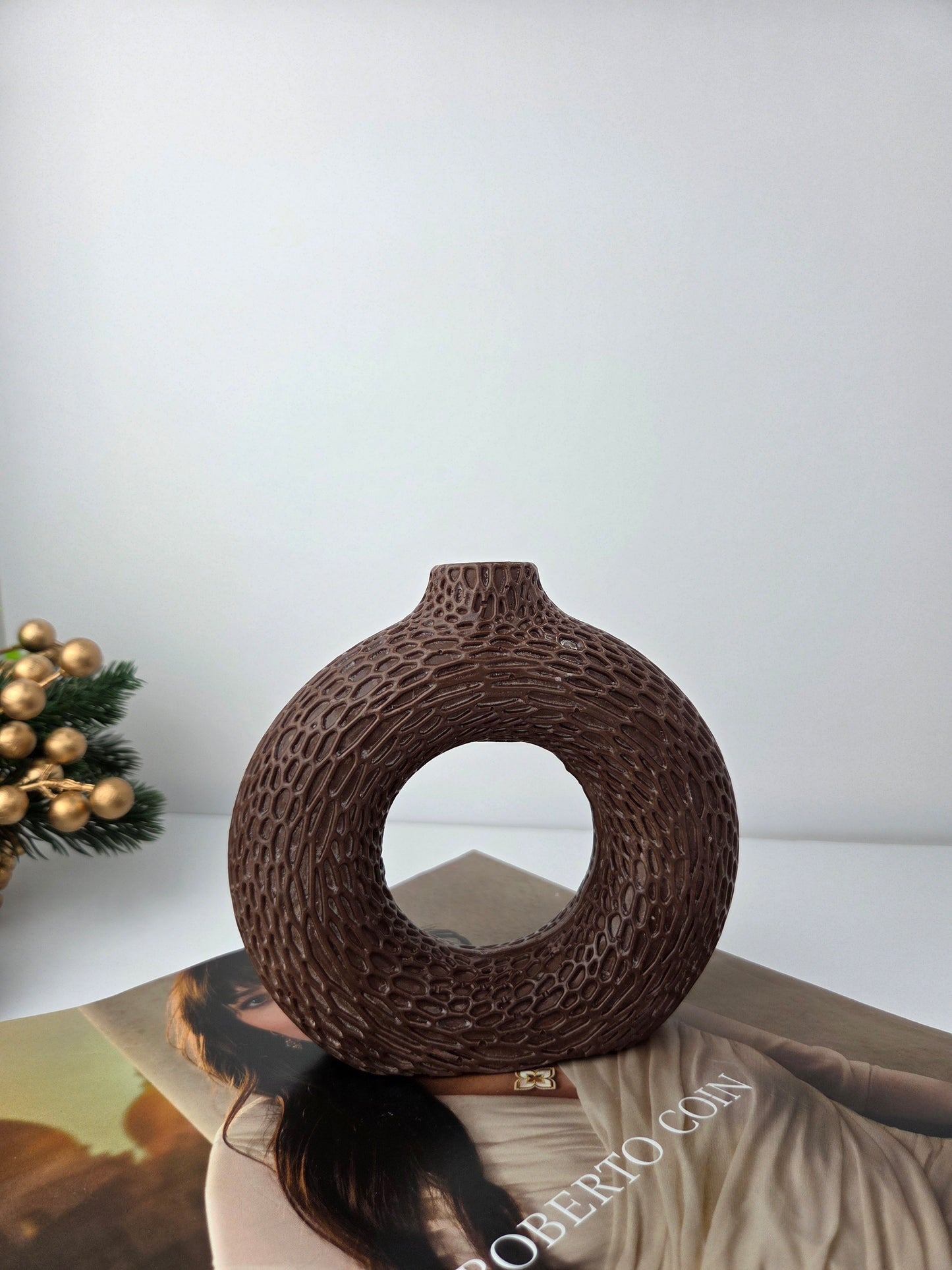 EMERALD - Patterned Doughnut Vase